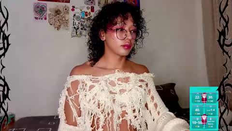 Snapshot of angelsdustxxx chatting on January 3, 2025, 6:35 pm online show from January 3, 2025, 6:35 pm