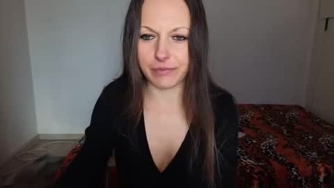 Giulia online show from March 15, 2026, 1:28 pm