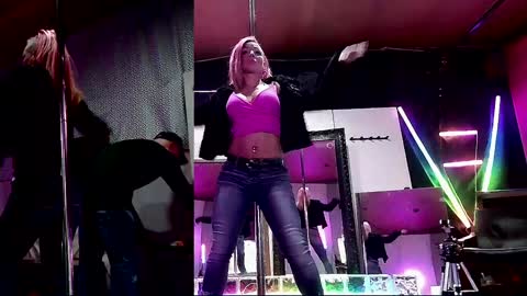 Snapshot of angelsparkle80 chatting on December 22, 2024, 8:38 am Madison Marie online show from December 22, 2024, 8:38 am