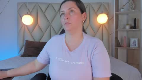 ANGIE online show from December 4, 2025, 1:53 pm