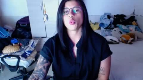 Snapshot of angelswhithe chatting on November 13, 2025, 9:25 pm angels online show from November 13, 2025, 9:25 pm