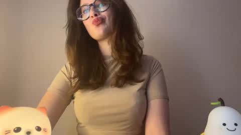 Snapshot of angelwhisper56 chatting on October 22, 2025, 12:27 pm Lisa online show from October 22, 2025, 12:27 pm