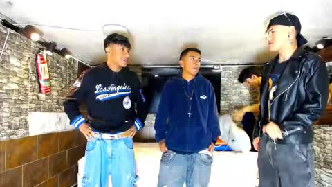 Snapshot of anghelytos chatting on October 12, 2025, 9:14 pm anghelytos online show from October 12, 2025, 9:14 pm