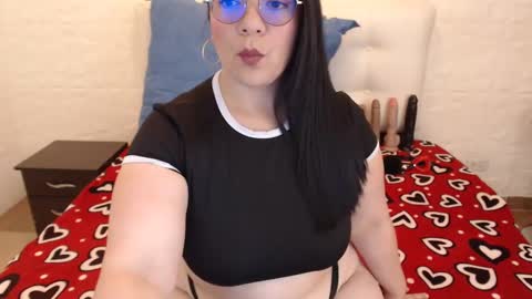 Snapshot of angie_bbw chatting on September 8, 2025, 6:18 pm Angie online show from September 8, 2025, 6:18 pm