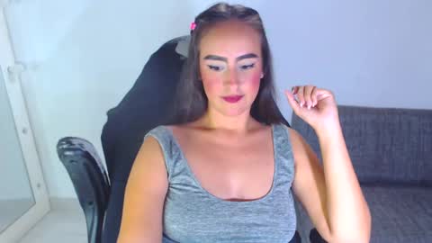 Snapshot of angie_dreamgirl chatting on November 2, 2025, 11:40 pm IG angie dreamgirl01 online show from November 2, 2025, 11:40 pm