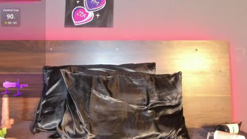 Snapshot of aniaa_rouse chatting on April 20, 2026, 4:10 pm ANIA online show from April 20, 2026, 4:10 pm