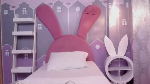 Anie online show from March 26, 2026, 2:17 am