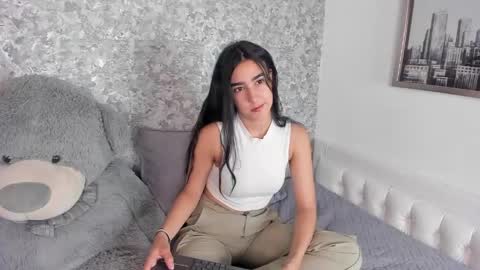 anika_h online show from April 8, 2026, 12:27 pm