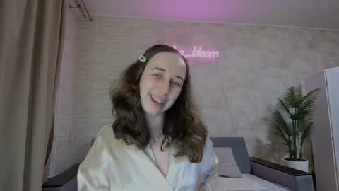 anikabloom online show from February 9, 2025, 11:36 pm