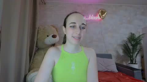 anikabloom online show from March 10, 2025, 3:01 am