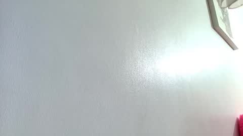 ana independent model online show from November 23, 2025, 9:42 am