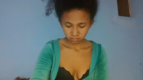 Snapshot of anitaazzh chatting on July 17, 2026, 12:06 am anitaazzh online show from July 17, 2026, 12:06 am