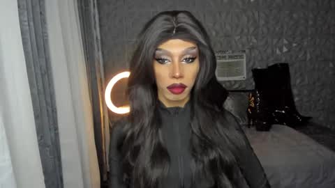 Snapshot of anitacruisze chatting on February 19, 2025, 8:10 pm Miss Ann online show from February 19, 2025, 8:10 pm