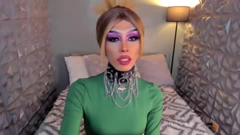 Snapshot of anitacruisze chatting on March 5, 2025, 5:40 am Miss Ann online show from March 5, 2025, 5:40 am