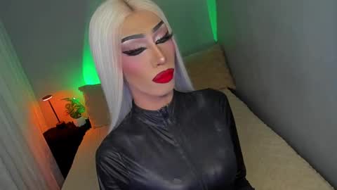 Snapshot of anitacruisze chatting on September 30, 2025, 10:26 pm Miss Ann online show from September 30, 2025, 10:26 pm