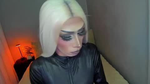 Snapshot of anitacruisze chatting on October 4, 2025, 1:58 am Miss Ann online show from October 4, 2025, 1:58 am