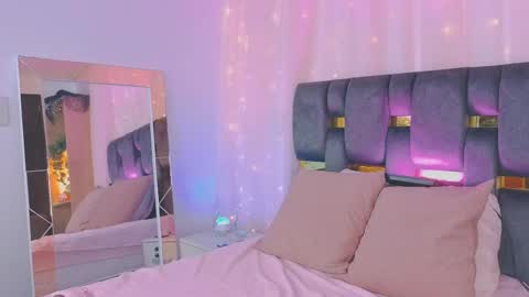 anitaglow online show from November 11, 2025, 10:43 pm