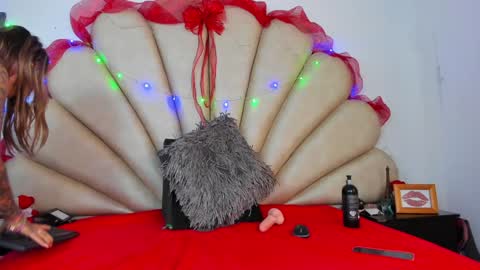 Anna  online show from January 4, 2025, 3:07 pm