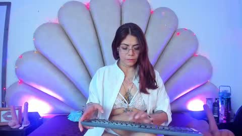 Anna  online show from February 17, 2025, 12:27 pm