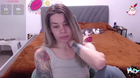 Anadirectgirl online show from April 18, 2026, 7:56 am
