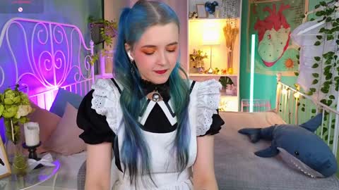 Snapshot of anna_bloom_ chatting on December 5, 2024, 4:23 pm Violett online show from December 5, 2024, 4:23 pm