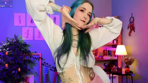 Snapshot of anna_bloom_ chatting on January 21, 2025, 4:37 pm Violett online show from January 21, 2025, 4:37 pm