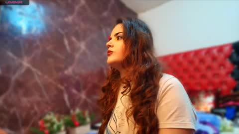 Ana   online show from December 18, 2025, 6:19 am