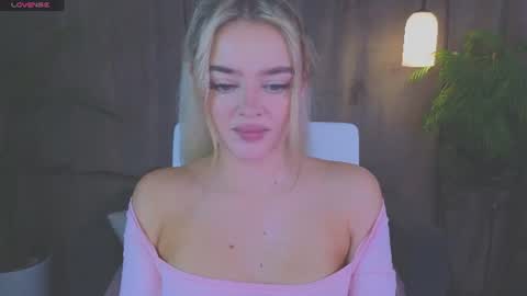 Snapshot of anna_nickol chatting on July 9, 2026, 4:33 pm Anna online show from July 9, 2026, 4:33 pm