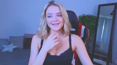 Snapshot of anna_nickol chatting on July 27, 2026, 2:46 pm Anna online show from July 27, 2026, 2:46 pm