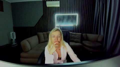 Snapshot of anna_snow9 chatting on October 13, 2025, 5:40 am anna_snow9 online show from October 13, 2025, 5:40 am