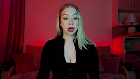 Snapshot of annabelle_art chatting on February 22, 2025, 5:57 pm Annabelle online show from February 22, 2025, 5:57 pm