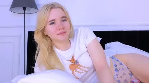 AnnaBelle online show from October 30, 2025, 2:35 am