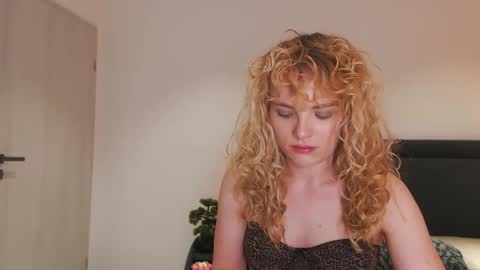 Snapshot of annaevv chatting on May 22, 2026, 2:51 am annaevv online show from May 22, 2026, 2:51 am
