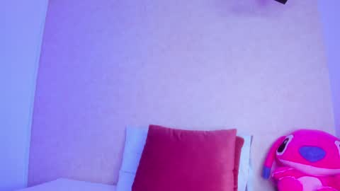 annafoox_ online show from December 3, 2024, 6:04 am