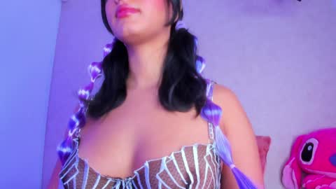 annafoox_ online show from December 3, 2024, 4:17 pm