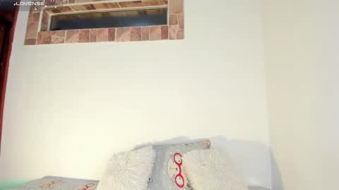 annafoox_ online show from November 1, 2025, 1:40 am