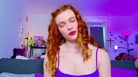 Snapshot of annakeenon chatting on April 19, 2026, 5:40 am Anna online show from April 19, 2026, 5:40 am