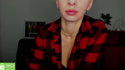 Snapshot of annakillian_kiss chatting on October 2, 2025, 5:58 am Anna online show from October 2, 2025, 5:58 am