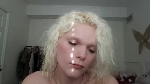 AnnaMarrie online show from April 16, 2026, 10:01 pm