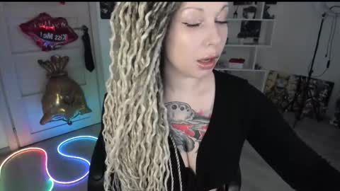 Snapshot of annanebula chatting on May 31, 2026, 2:02 pm Anna online show from May 31, 2026, 2:02 pm