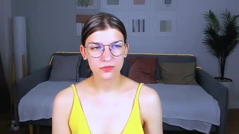 Snapshot of annathorne chatting on June 3, 2026, 3:31 am Im Anna online show from June 3, 2026, 3:31 am