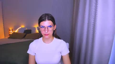 Snapshot of annathorne chatting on June 13, 2026, 3:26 am Im Anna online show from June 13, 2026, 3:26 am