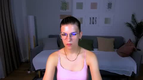 Snapshot of annathorne chatting on June 22, 2026, 4:20 am Im Anna online show from June 22, 2026, 4:20 am