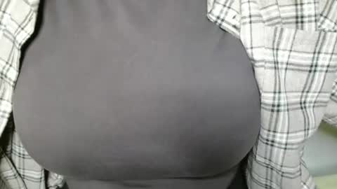 Bella online show from March 17, 2026, 6:33 pm