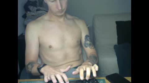 annecylake online show from September 27, 2025, 11:37 am