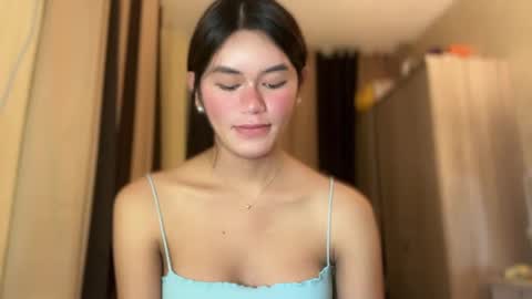 Snapshot of annedee_ chatting on December 21, 2024, 7:49 pm Kim online show from December 21, 2024, 7:49 pm