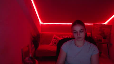 annewilsonn online show from February 3, 2026, 1:27 pm