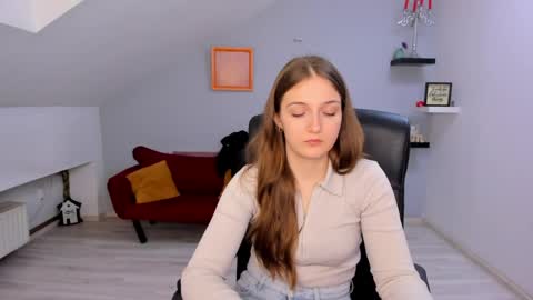 annewilsonn online show from April 17, 2026, 11:24 am