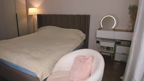 Annie online show from February 16, 2026, 1:46 am