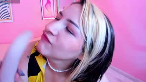 Snapshot of anniaa_cooper chatting on March 27, 2026, 1:33 pm PVT 6TK 8AM - 2PM online show from March 27, 2026, 1:33 pm